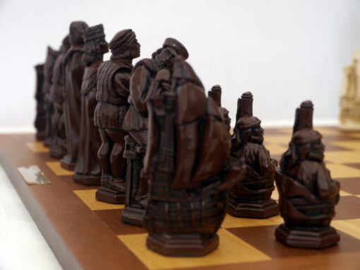 Berkeley Chess Christopher Columbus Chessmen Russet Brown - Image 11