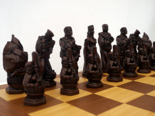 Berkeley Chess Christopher Columbus Chessmen Russet Brown - Image 8