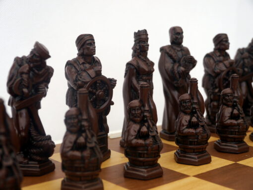 Berkeley Chess Christopher Columbus Chessmen Russet Brown - Image 9