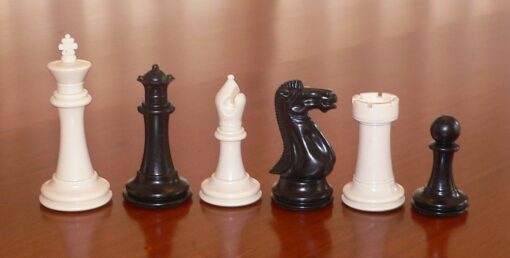 Premier Weighted Plastic Chessmen. 99mm King - Image 2